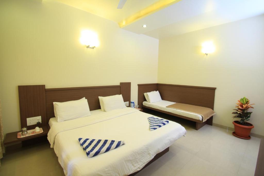 Hotel Sai Smaran 쉬르디 객실 사진
